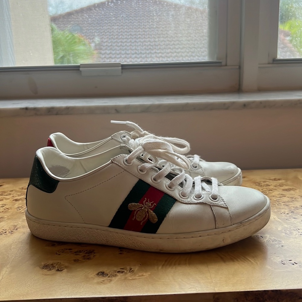 Gucci Sneakers in great condition. Size 35.